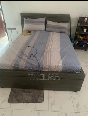 Double Bed Frame With Bed and 2 Pillows