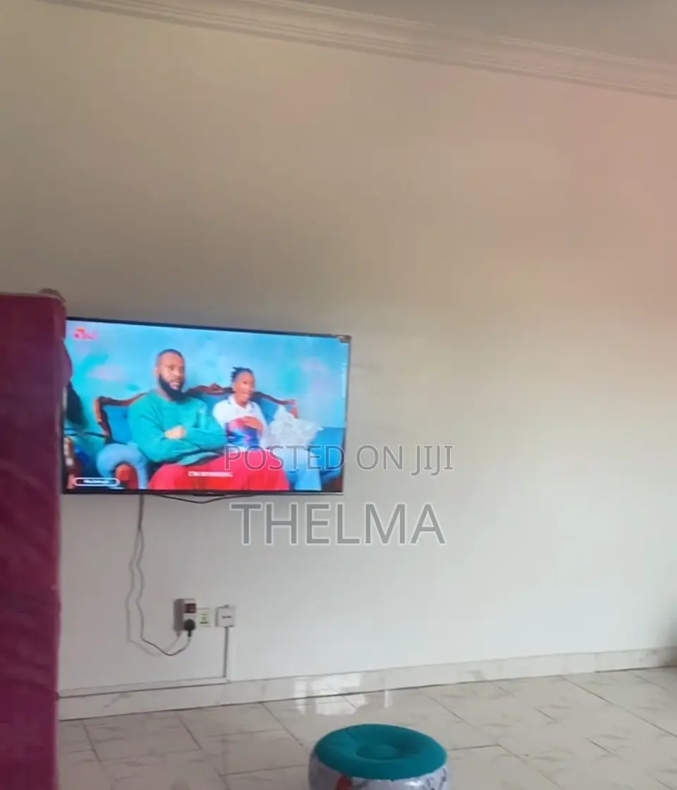 Urgent Sale! TCL Smart 55inch TV With Free TV Guard