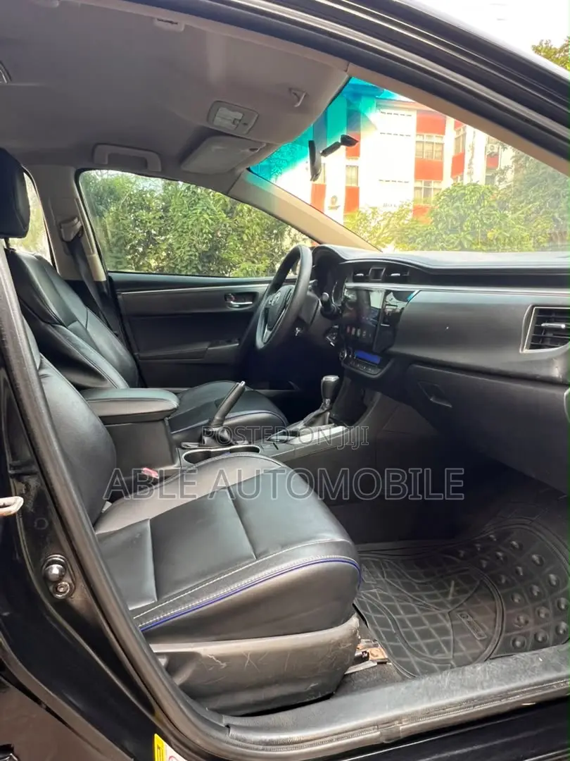 Toyota Corolla LE 4dr Sedan (1.8L 4cyl CVT) 2014 Black