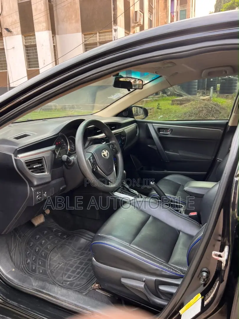 Toyota Corolla LE 4dr Sedan (1.8L 4cyl CVT) 2014 Black