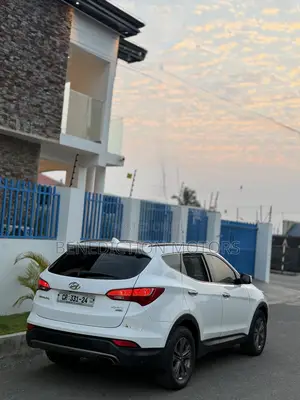 Hyundai Santa Fe SE AWD 2016 White