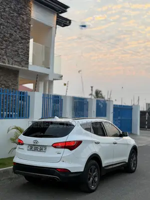 Hyundai Santa Fe SE AWD 2016 White