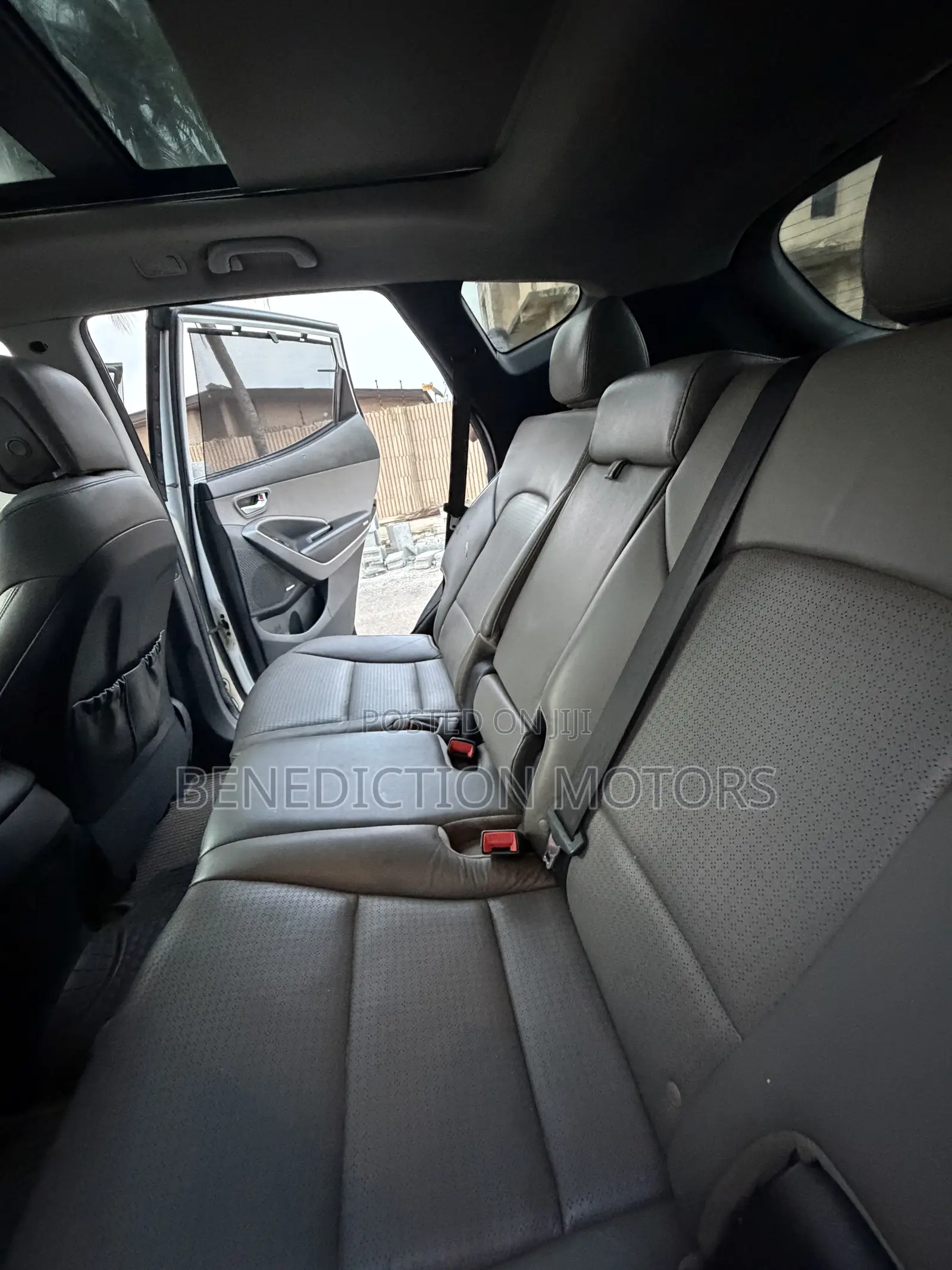 Hyundai Santa Fe SE AWD 2016 White