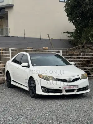 Toyota Camry SE Sport 4dr Sedan (2.5L 4cyl 6A) 2014 White