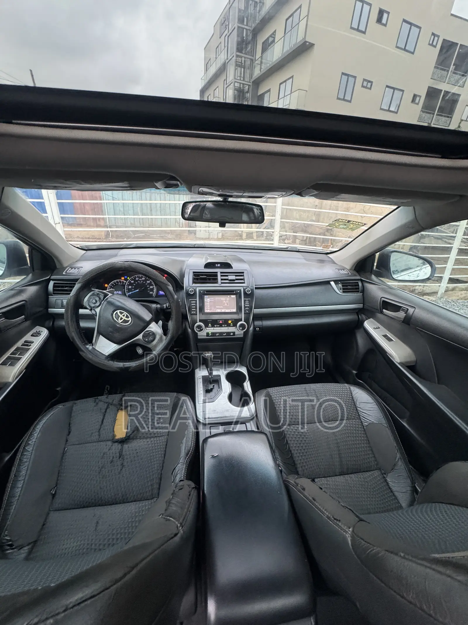 Toyota Camry SE Sport 4dr Sedan (2.5L 4cyl 6A) 2014 White
