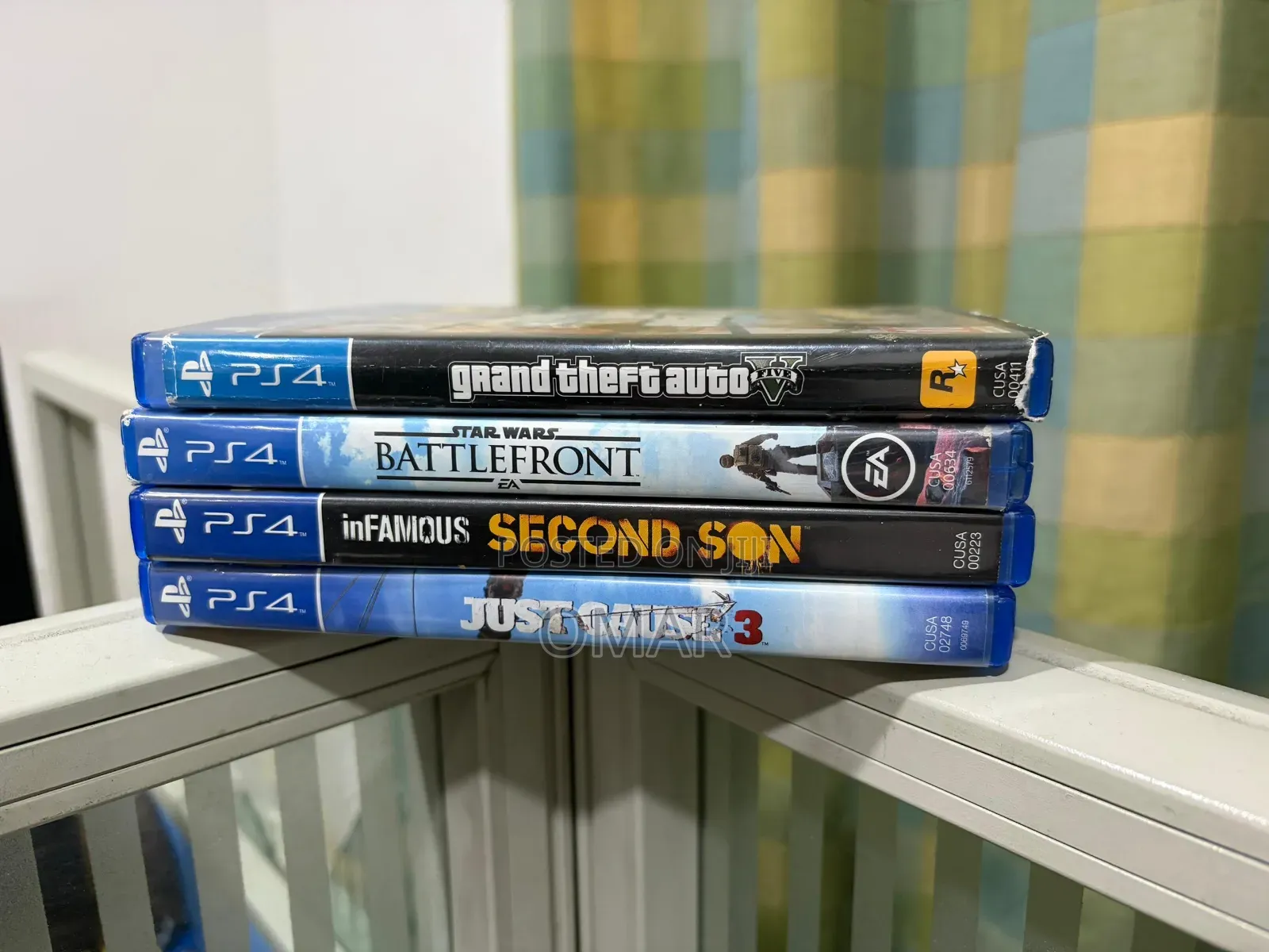Ps4 Standard Edition With Amazing Games With It.