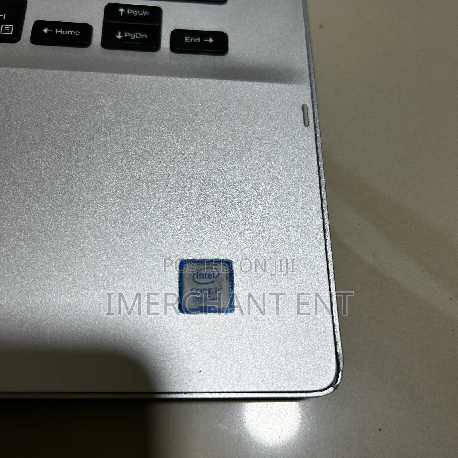 Laptop Dell Inspiron 14 5482 2-in-1 8GB Intel Core i5 SSD 256GB