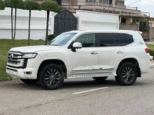 Toyota Land Cruiser 2024 White