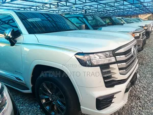 Toyota Land Cruiser Prado 2022 White