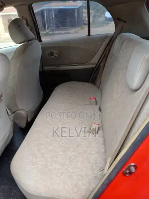 Toyota Vitz 1.3 FWD 5dr 2010 Red