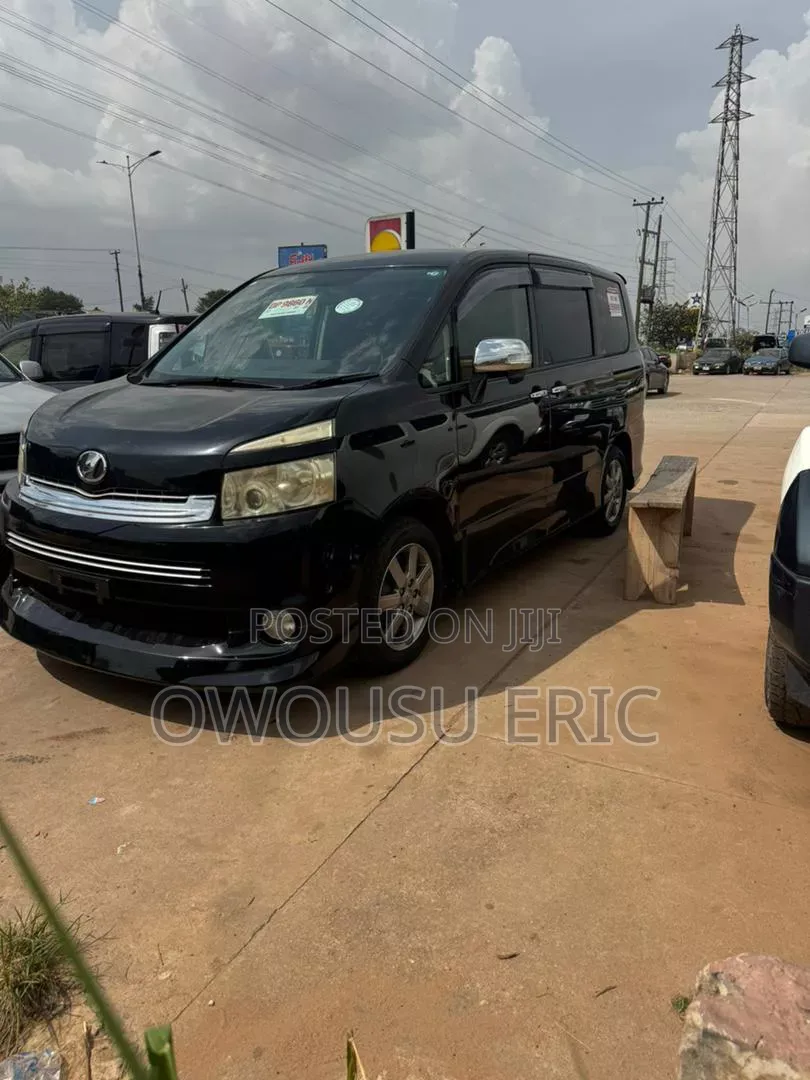 Toyota Voxy 2015 Black