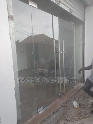 Frameless Double Glass Doorr