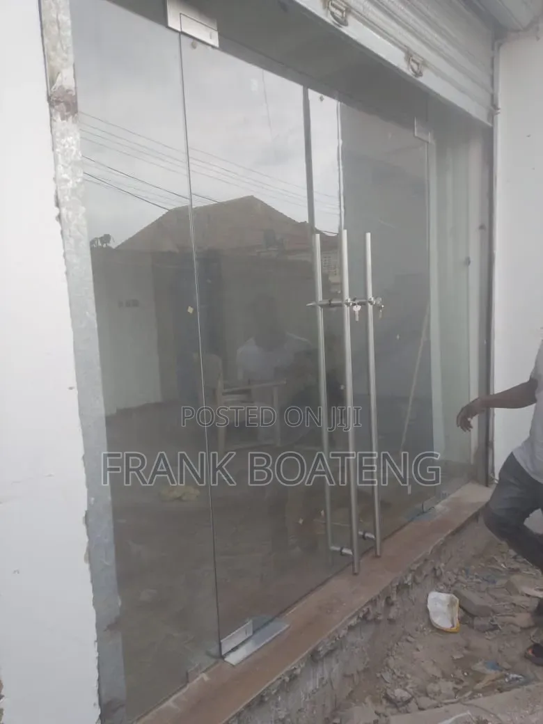 Frameless Double Glass Doorr