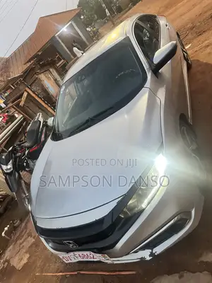 Honda Civic 2018 Off white