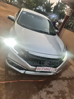 Honda Civic 2018 Off white