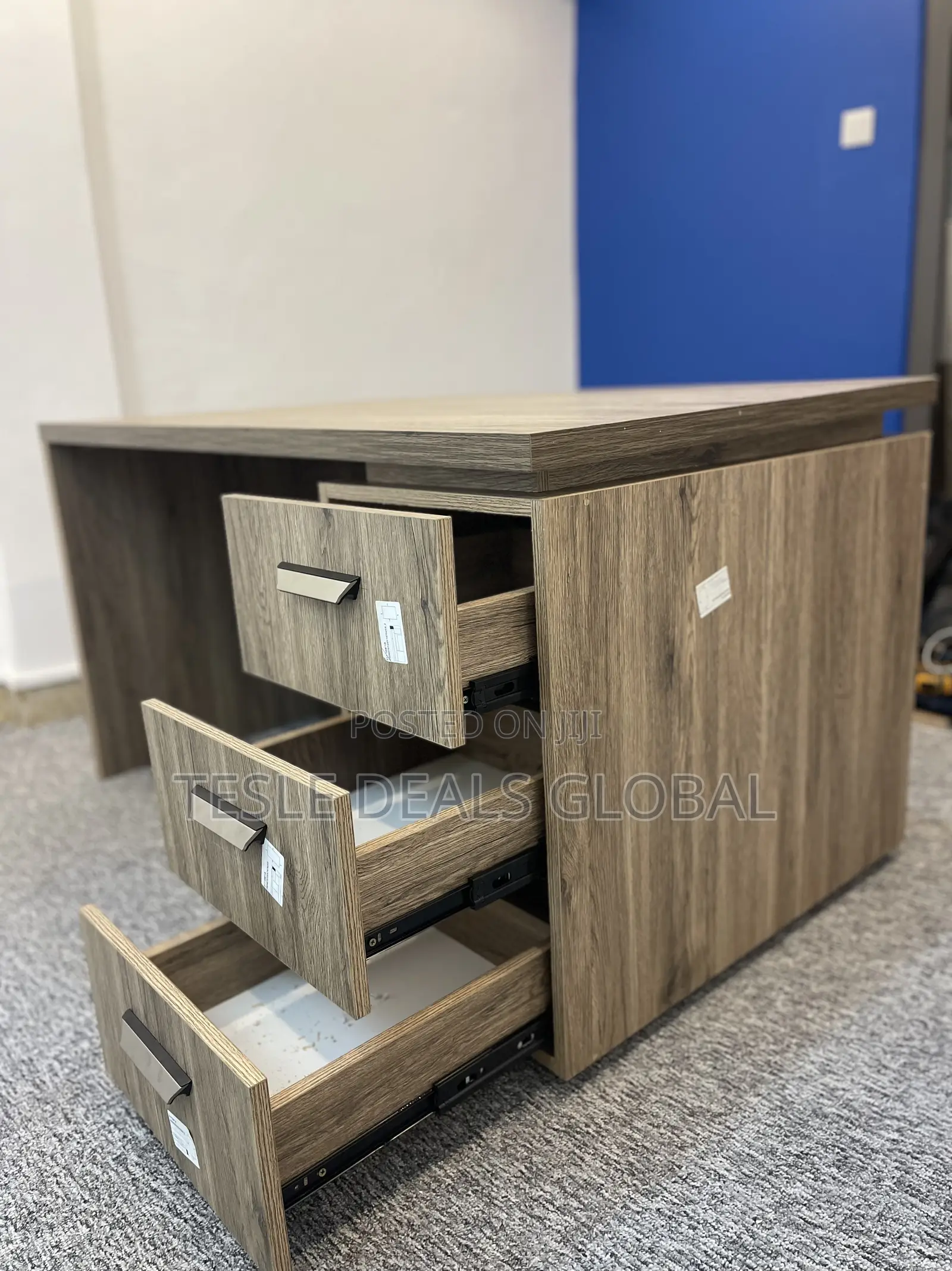 CEO Furniture Office Desk 140x80cm Original Foreign Laminated Quality