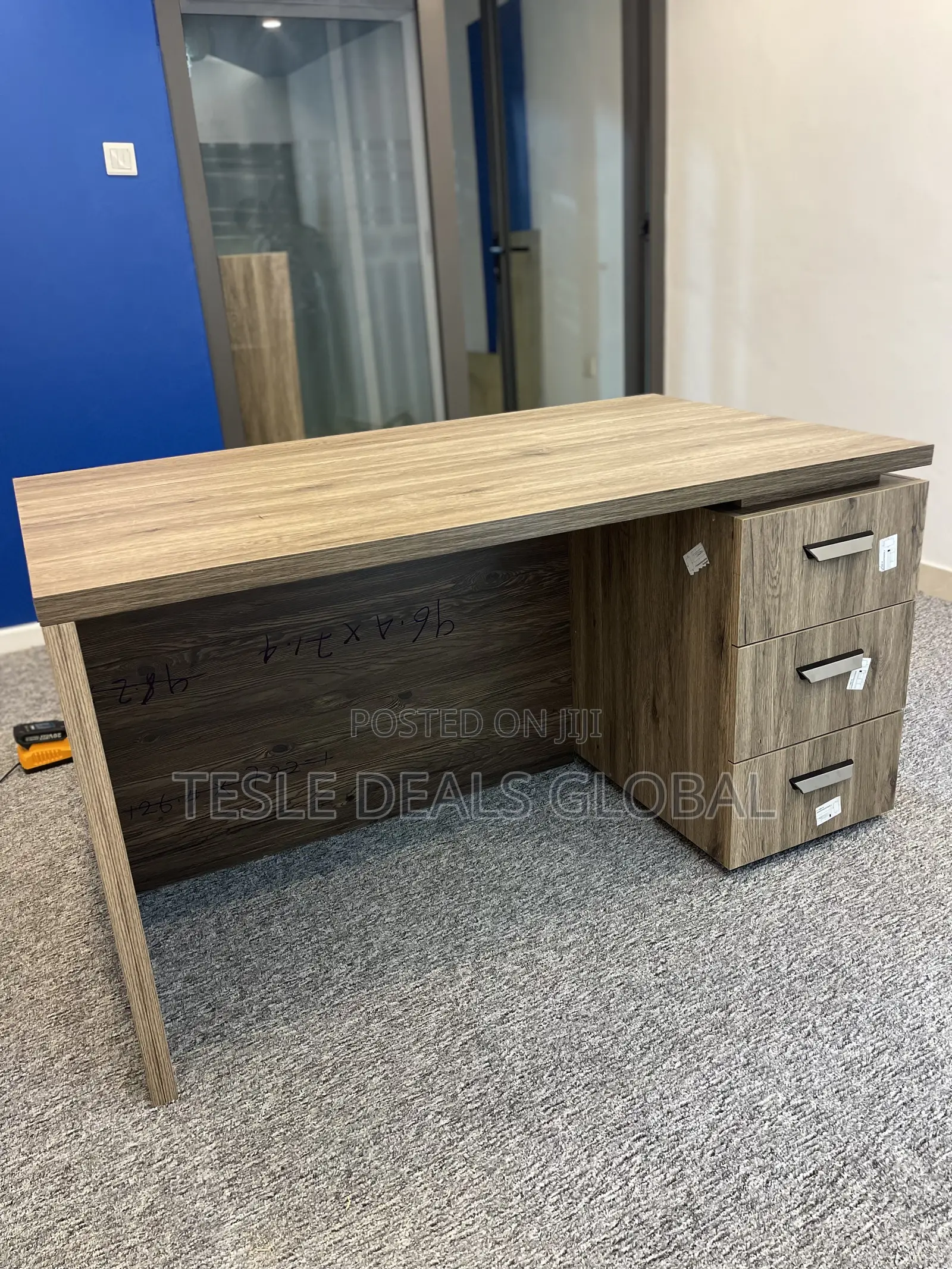 CEO Furniture Office Desk 140x80cm Original Foreign Laminated Quality
