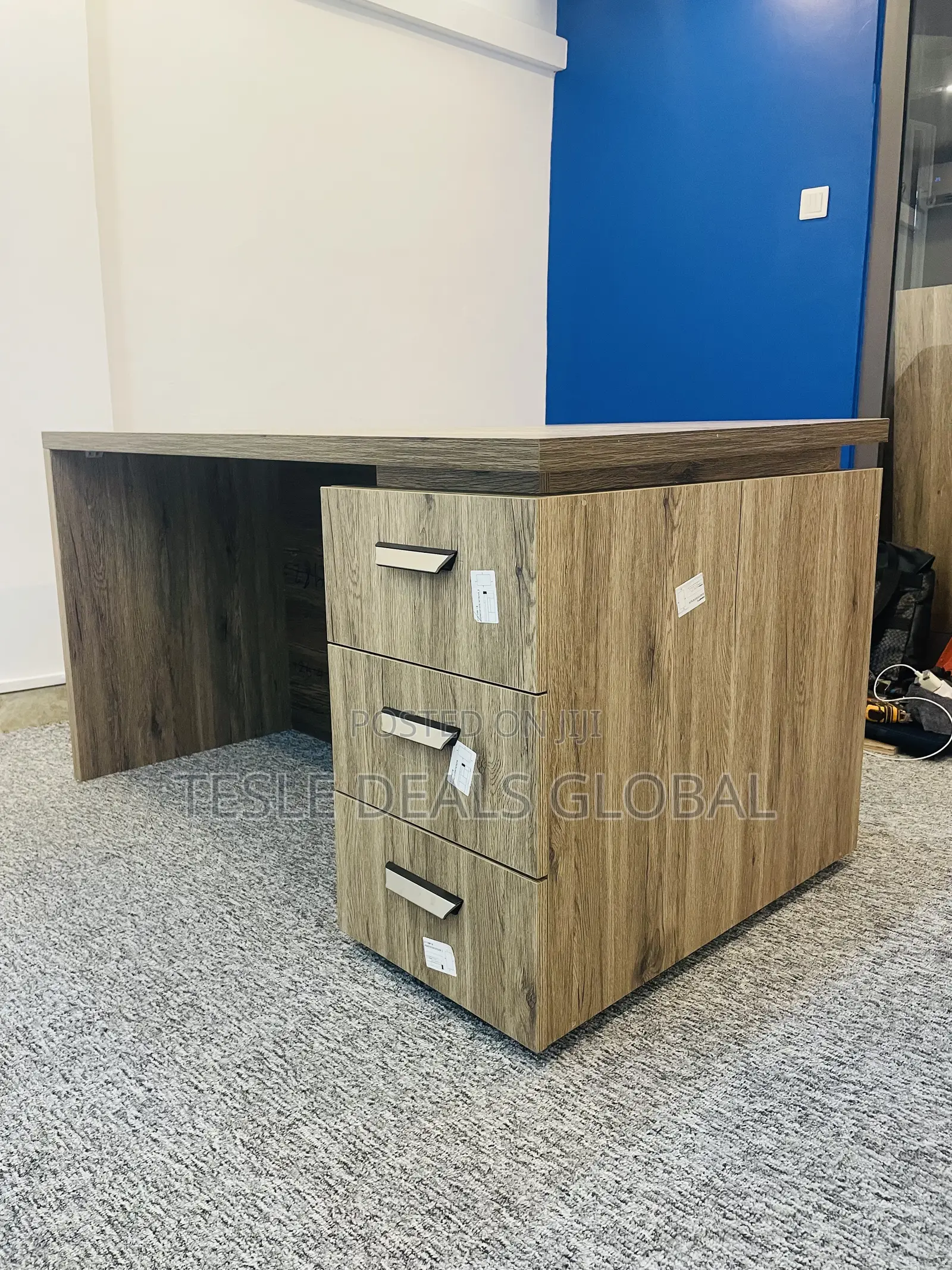 CEO Furniture Office Desk 140x80cm Original Foreign Laminated Quality
