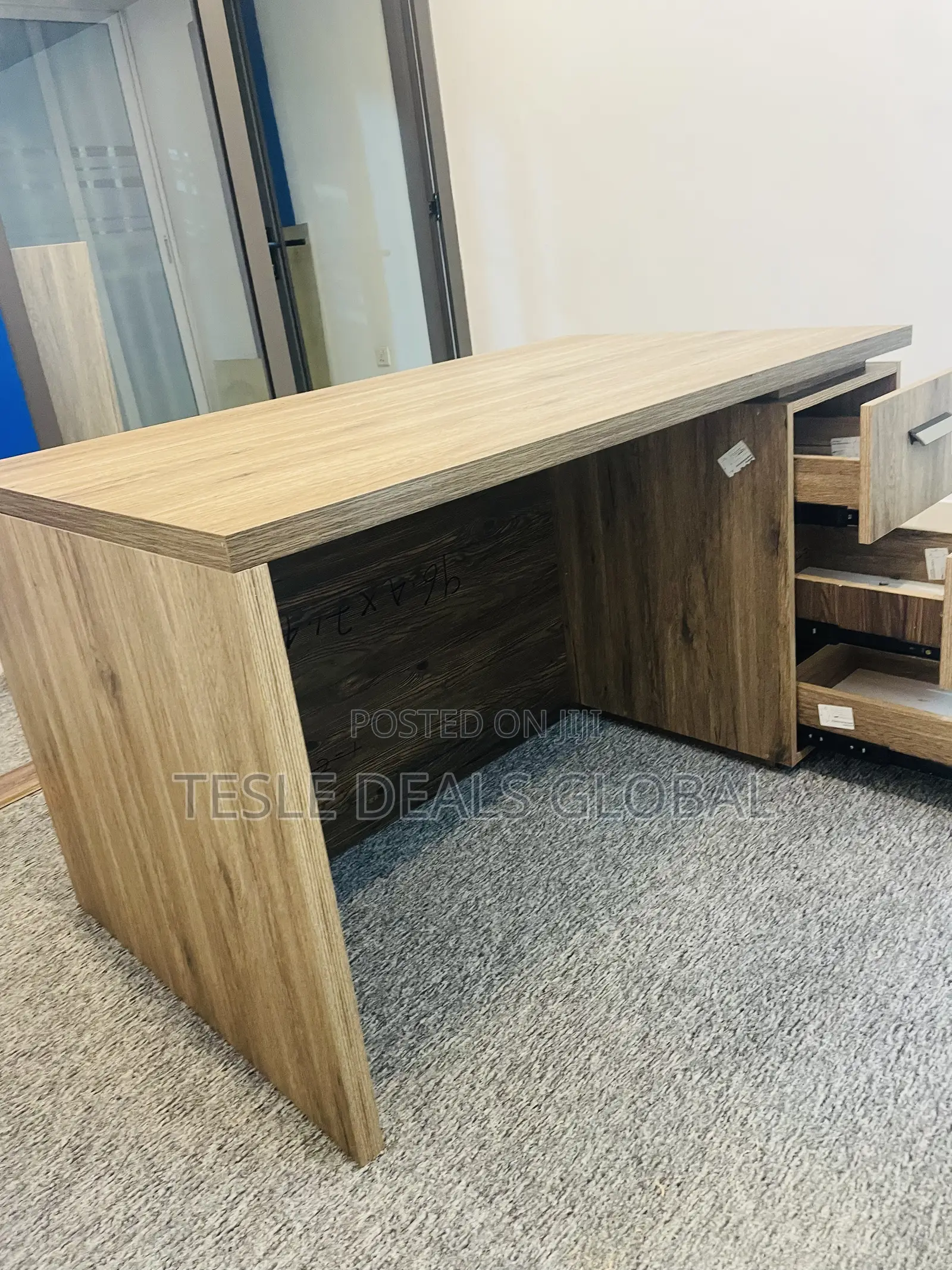 CEO Furniture Office Desk 140x80cm Original Foreign Laminated Quality