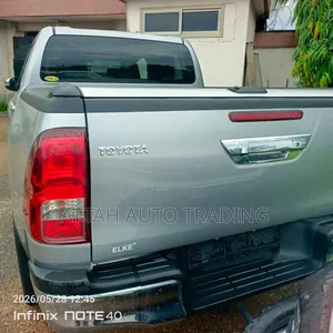 Toyota Hilux 2021 Silver