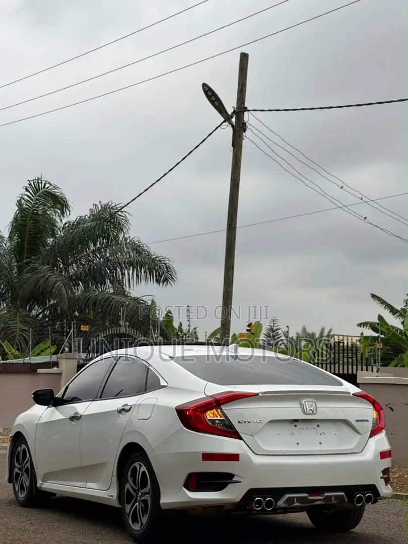 Honda Civic Touring 4dr Sedan (1.5L 4cyl) 2017 White