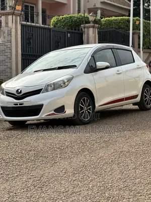 Toyota Vitz 1.3 FWD 5dr 2013 White