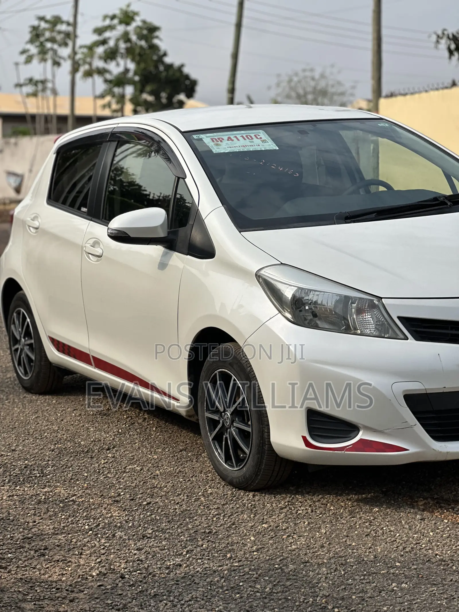 Toyota Vitz 1.3 FWD 5dr 2013 White