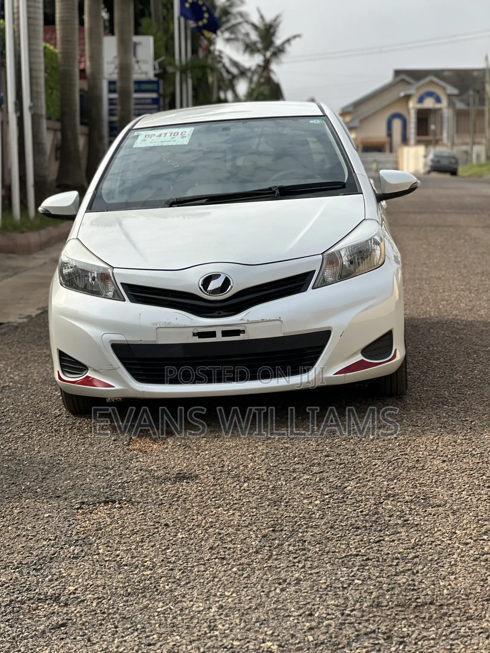 Toyota Vitz 1.3 FWD 5dr 2013 White