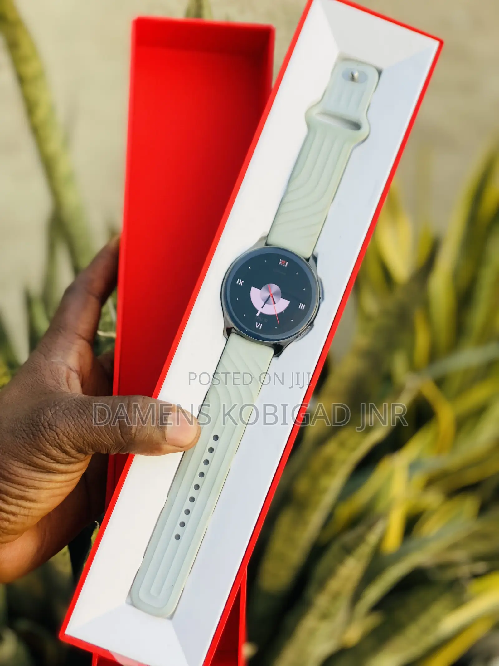 1Plus Watch Available
