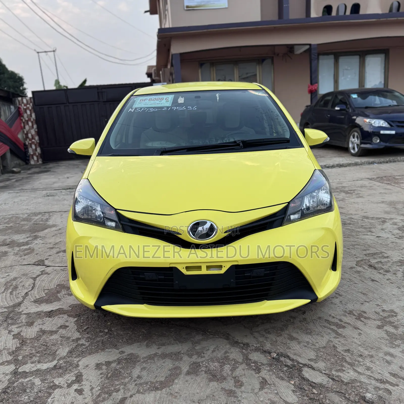 Toyota Vitz 1.3 FWD 5dr 2015 Yellow