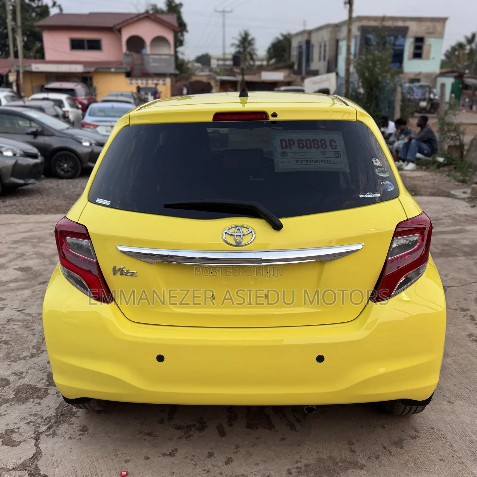 Toyota Vitz 1.3 FWD 5dr 2015 Yellow