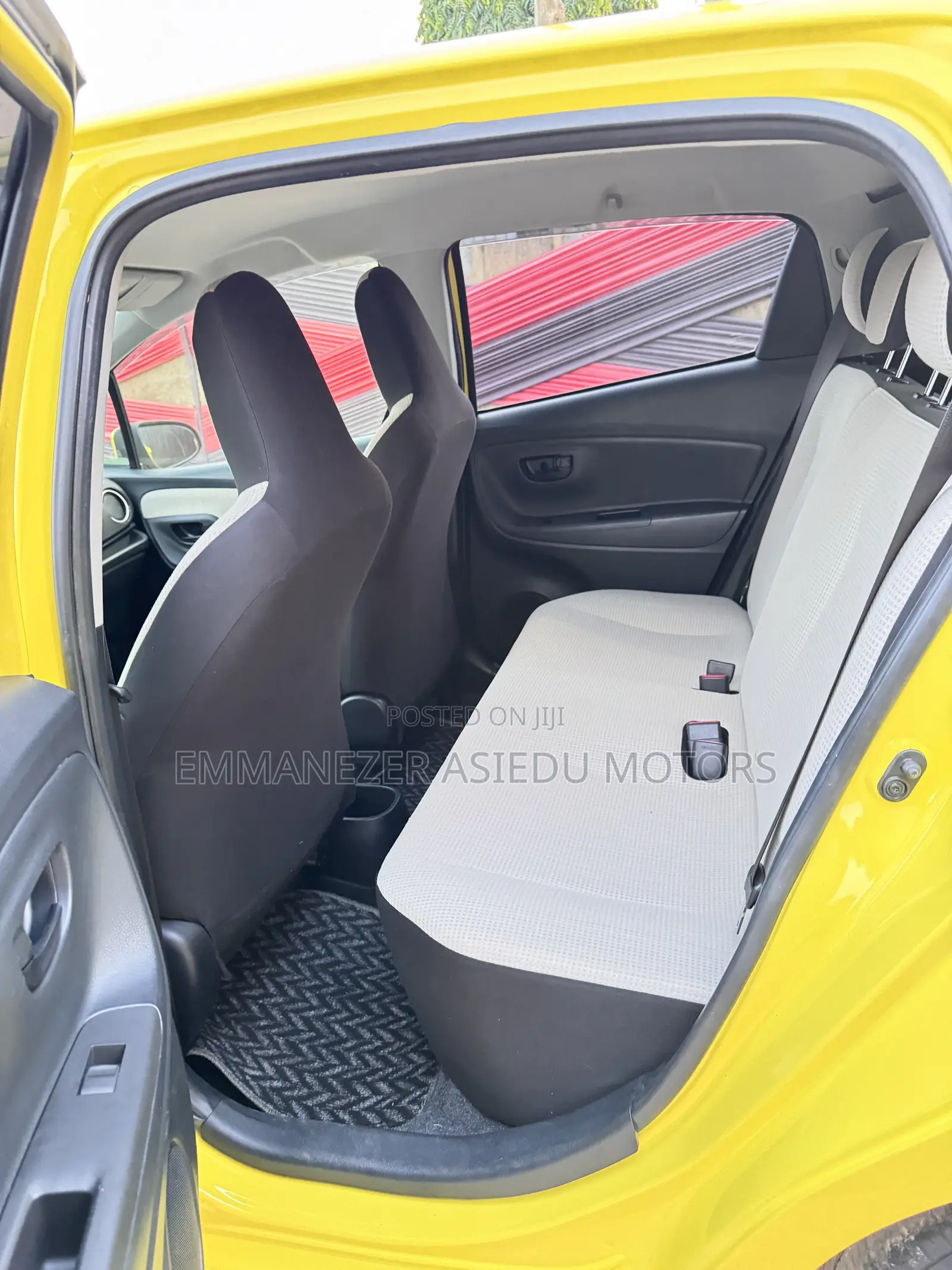 Toyota Vitz 1.3 FWD 5dr 2015 Yellow