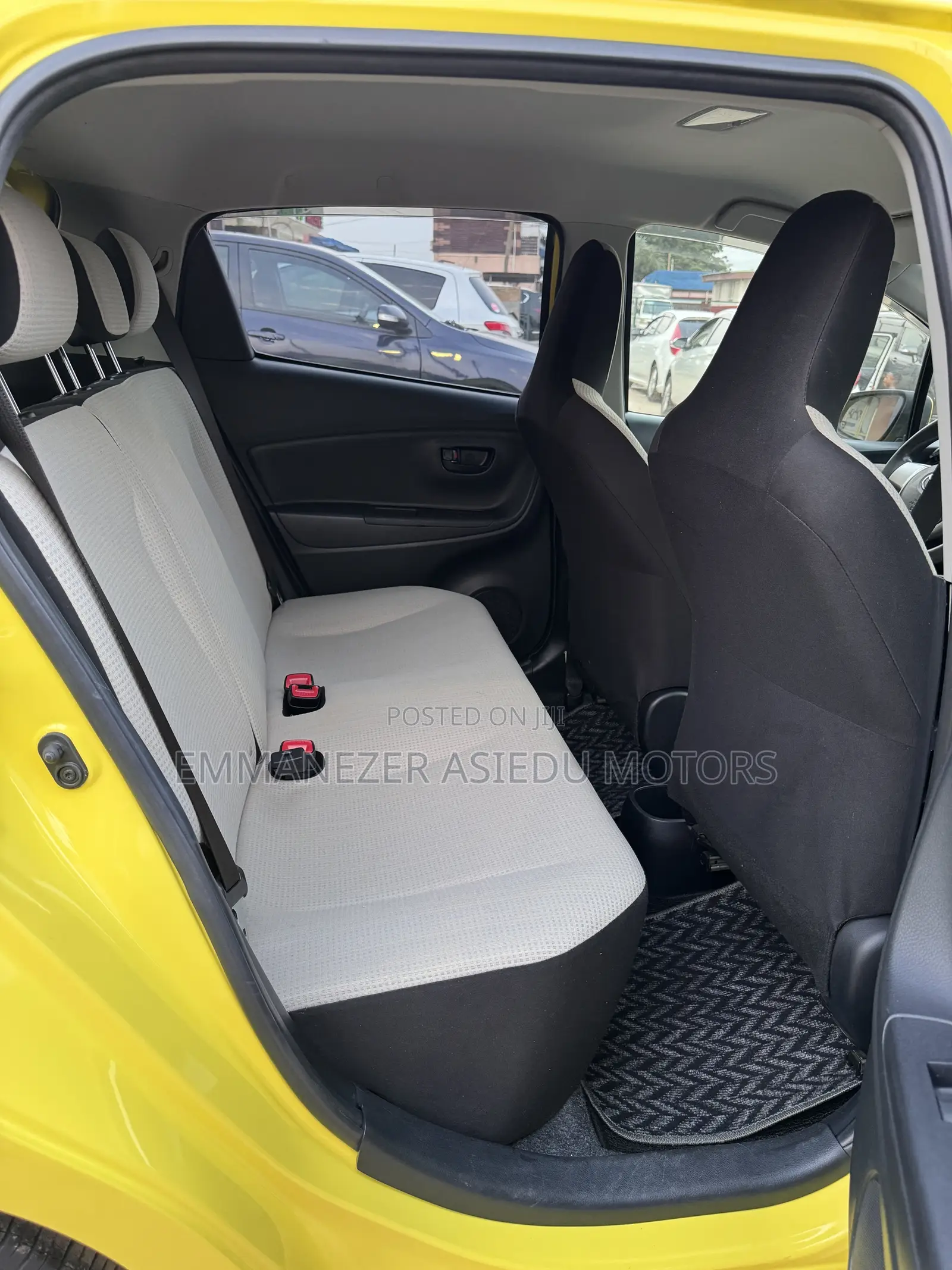 Toyota Vitz 1.3 FWD 5dr 2015 Yellow