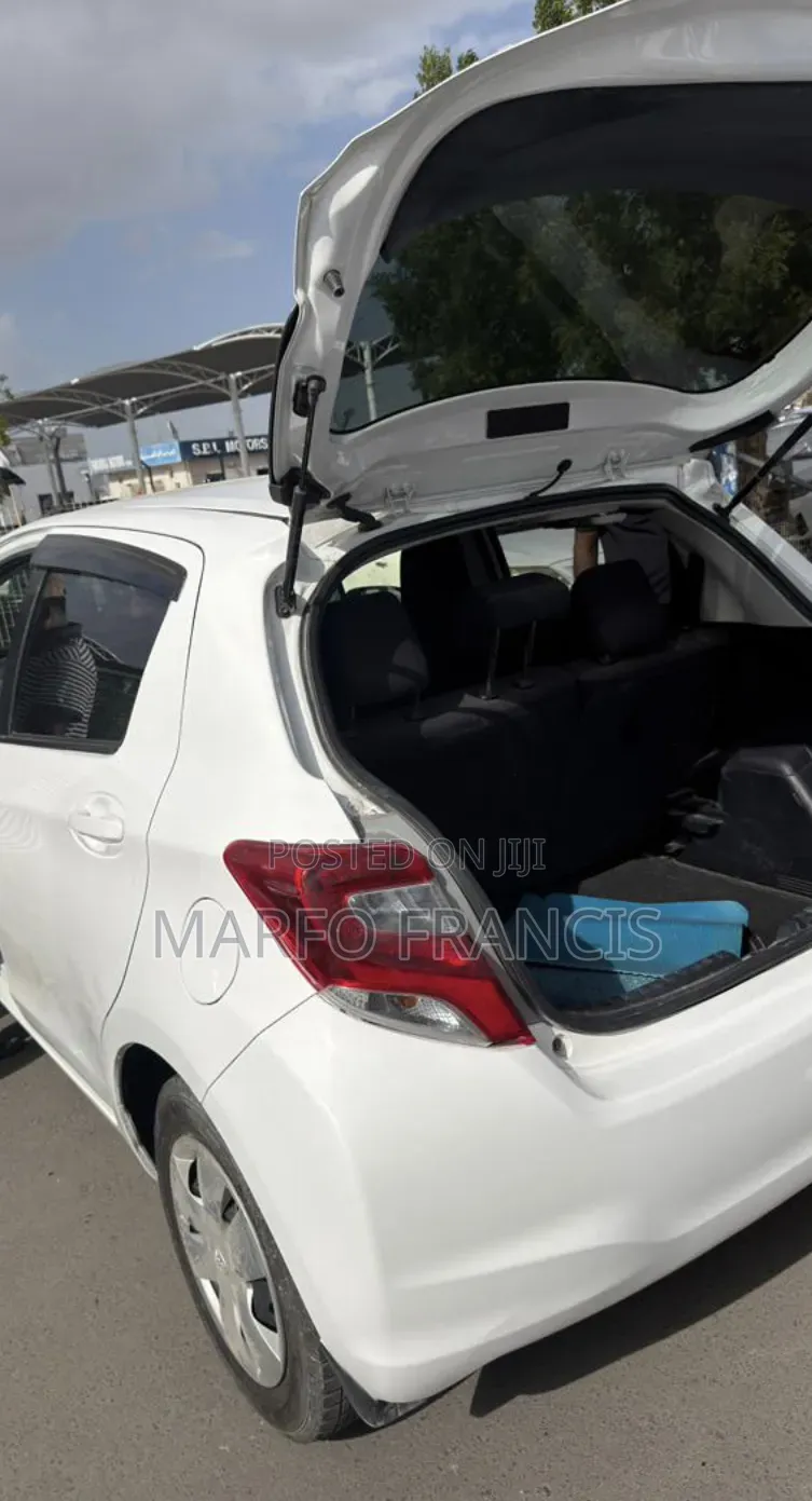 Toyota Vitz 2014 White