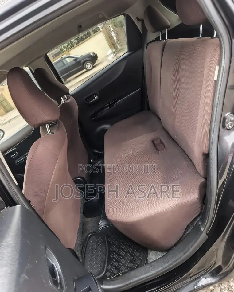 Toyota Vitz 2012 Black