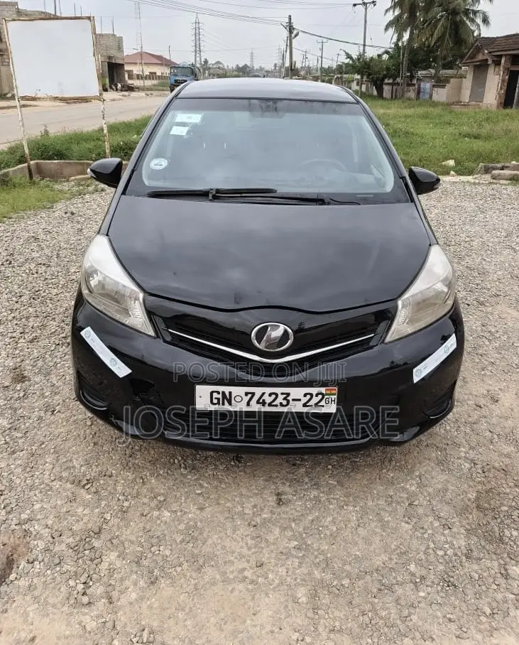 Toyota Vitz 2012 Black