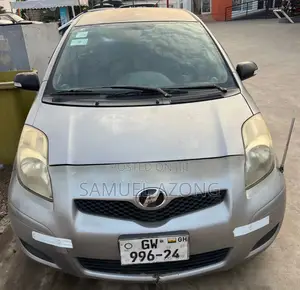 Toyota Vitz 1.3 AWD 5dr 2010 Silver