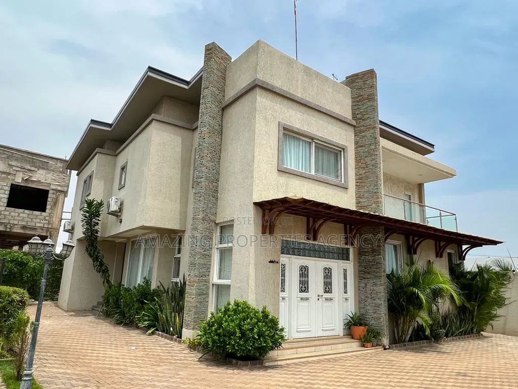 Furnished 4bdrm Townhouse / Terrace in Tseaddo for rent