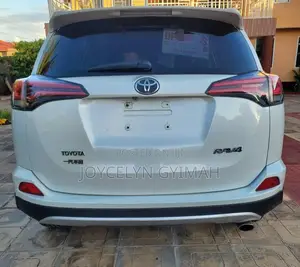 Toyota RAV4 2017 White