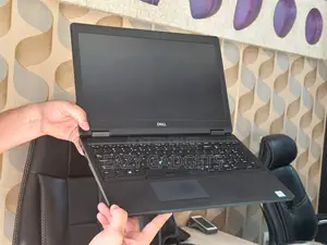 Laptop Dell Latitude 5590 8GB Intel Core i5 SSD 256GB
