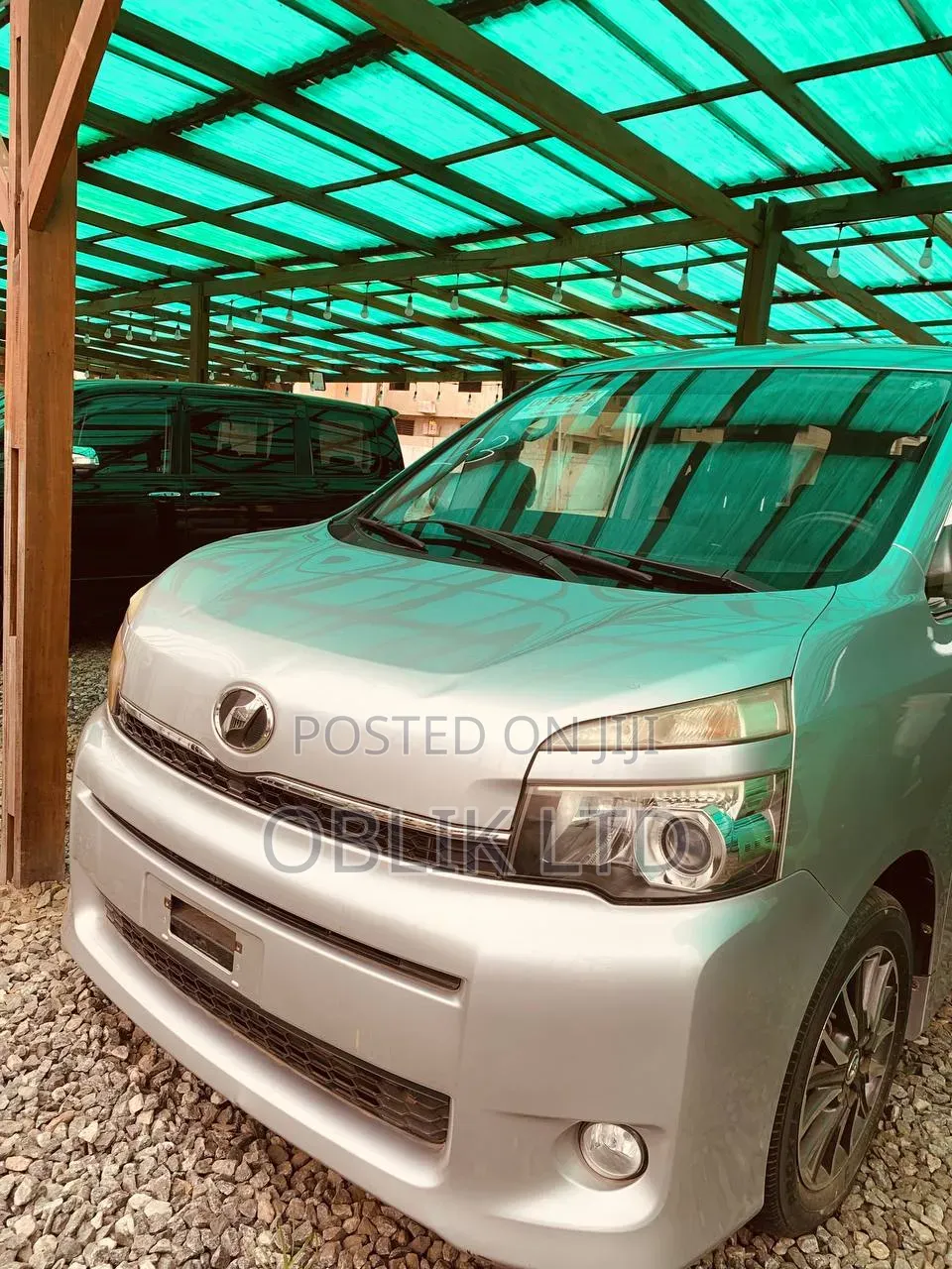 Toyota Voxy 2012 Gray