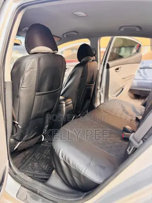 Hyundai Elantra 2012 Silver
