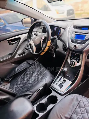 Hyundai Elantra 2012 Silver