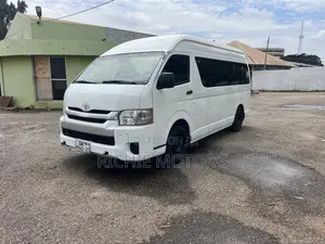 Toyota HiAce 2020 White