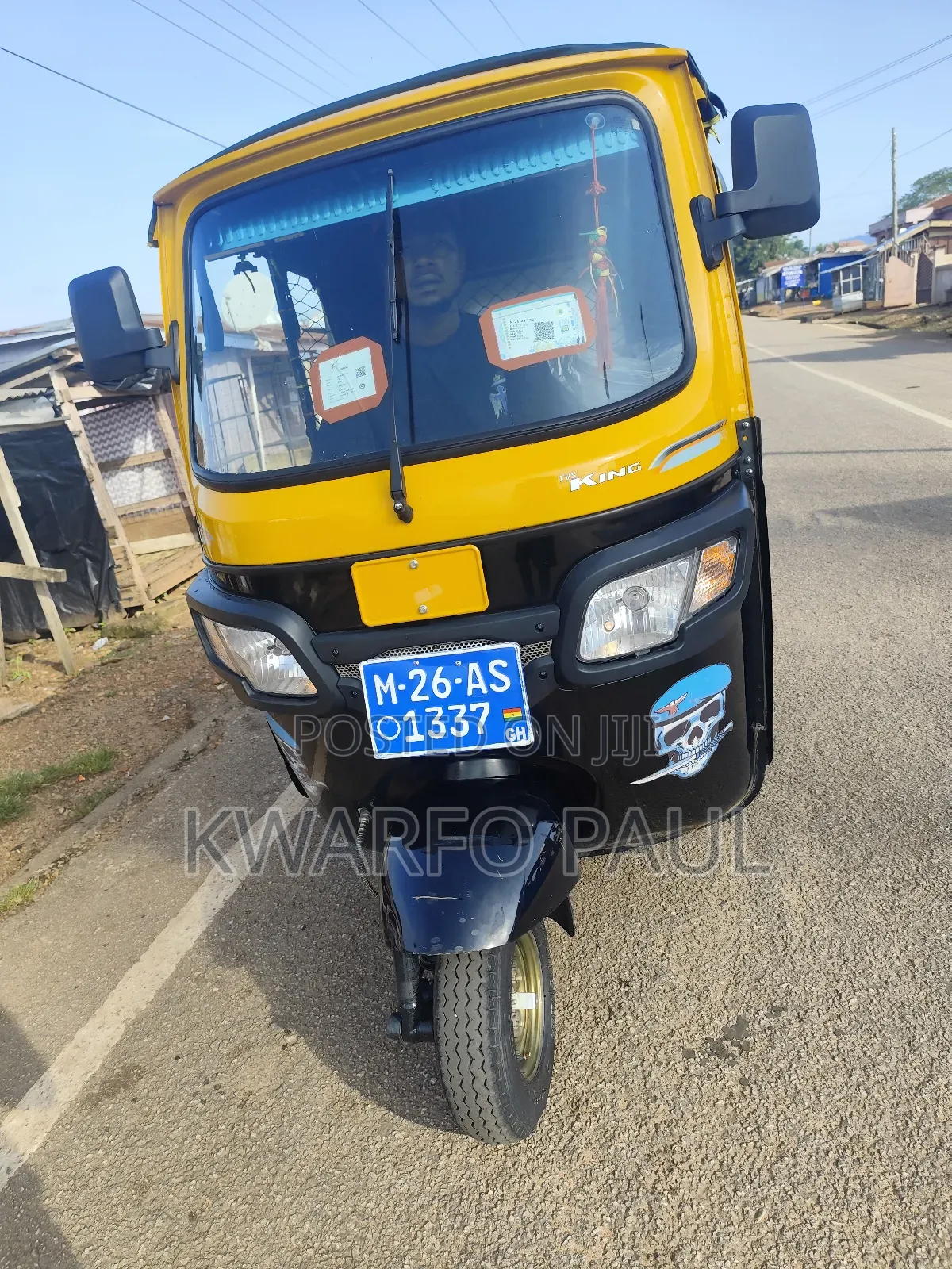 Bajaj RE 2025 Red