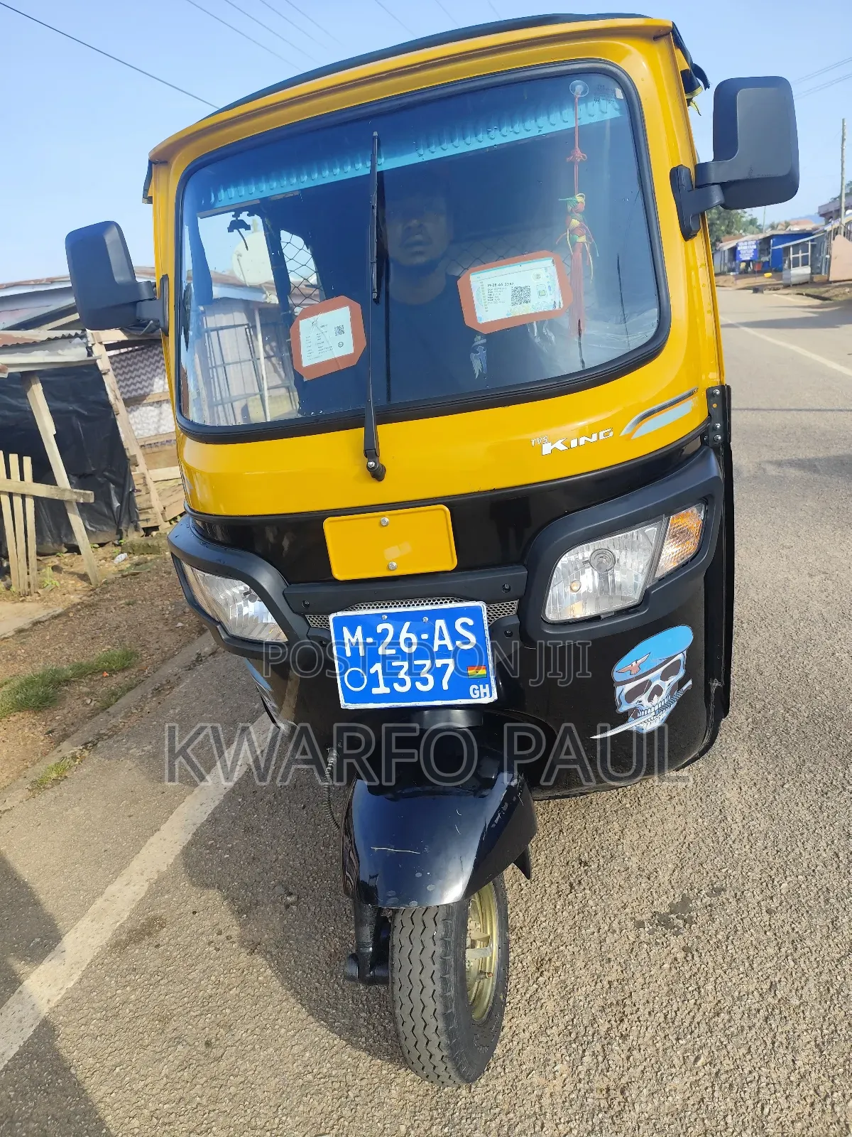 Bajaj RE 2025 Red
