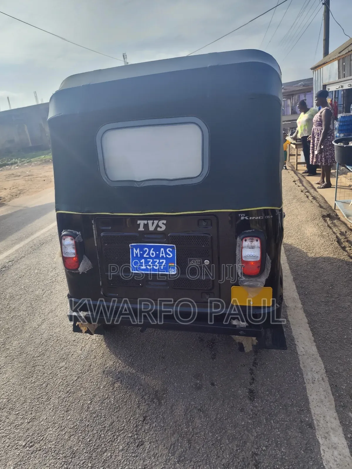 Bajaj RE 2025 Red
