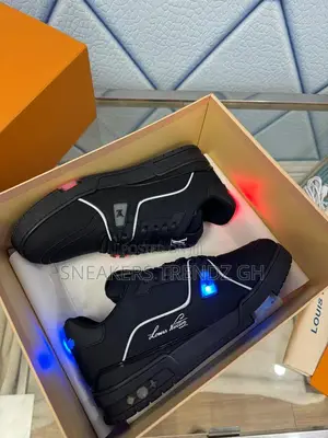 Louis Vuitton Sneakers