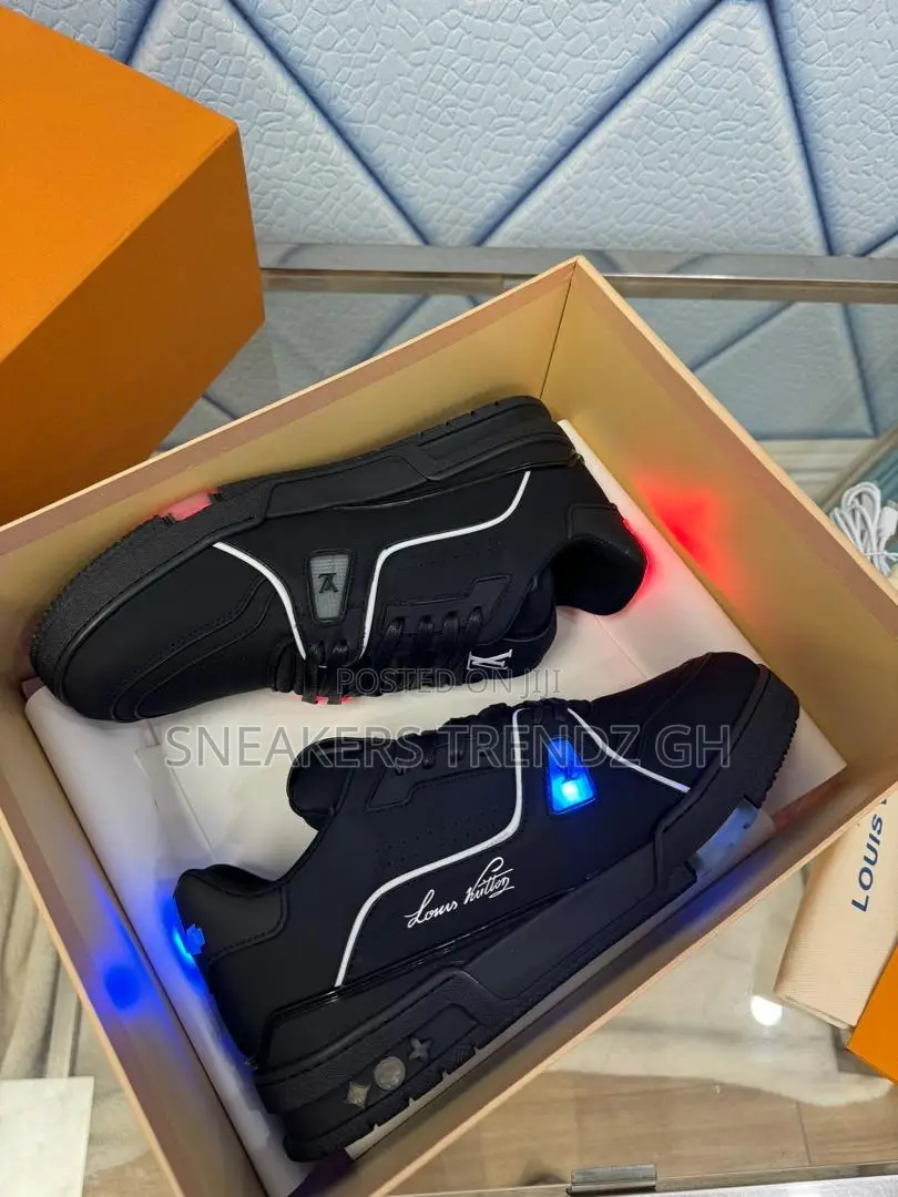 Louis Vuitton Sneakers