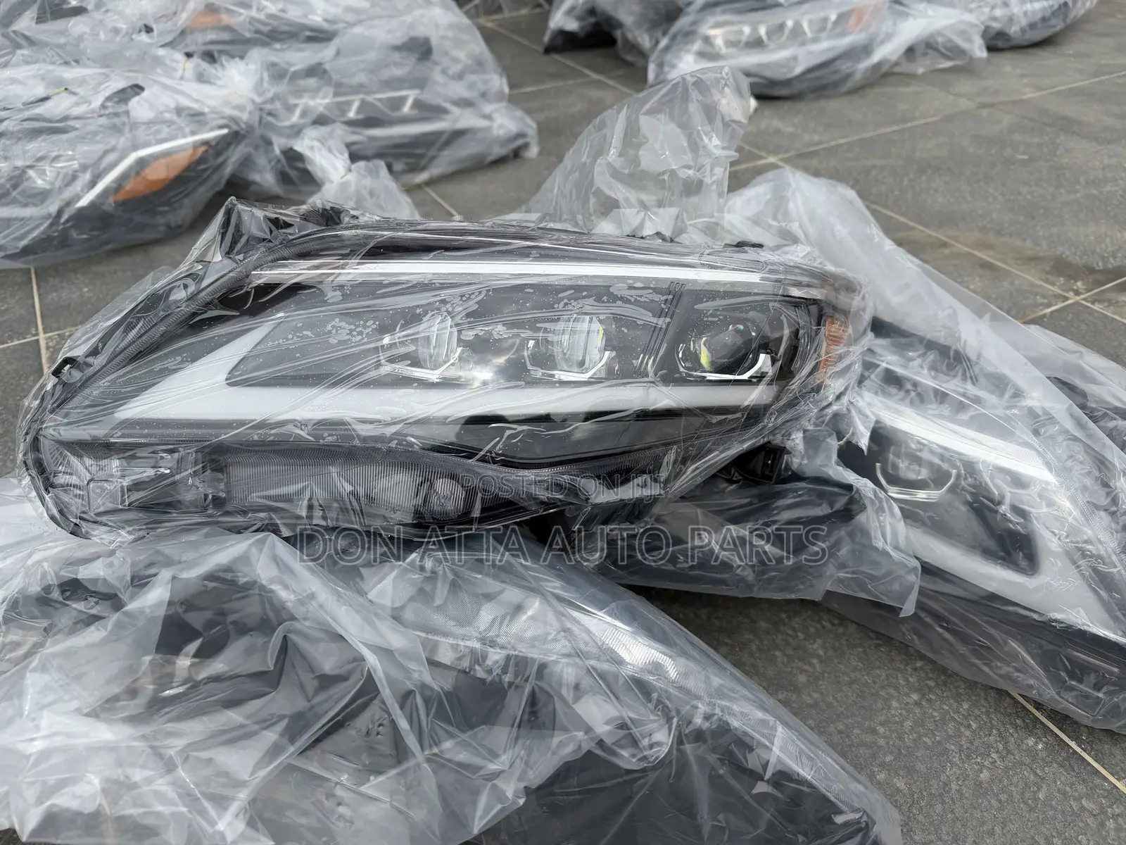 Toyota Corolla 2011-2013 Spec Headlights Available